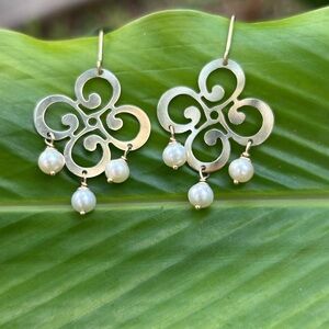 14K yellow gold with pearls clover floral design dangle earrings not scrap